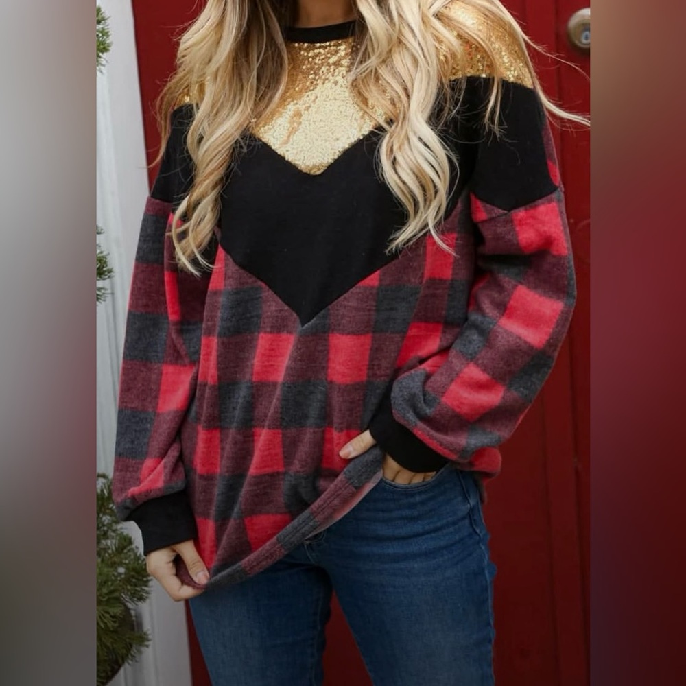 🌟SALE🌟NWOT Buffalo Plaid Red & Black Gold Sequined Top in Small. 🦬♥️🖤
